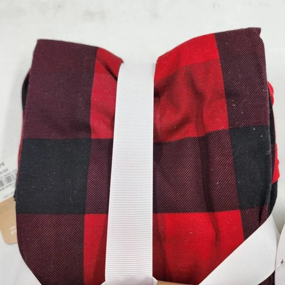 THEREABOUTS Christmas Pajama & Socks Set Kid's XS 6/7 Multi Buffalo Check Bear